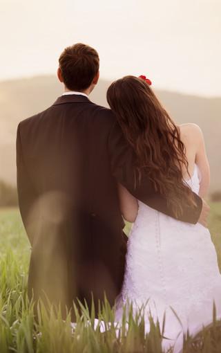 上海阿婆草丛捡到一黑人男婴，将其收留抚养20年，如今怎样