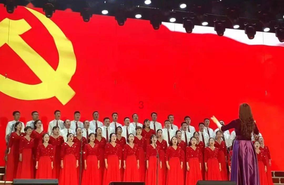 救援男孩毕业生
